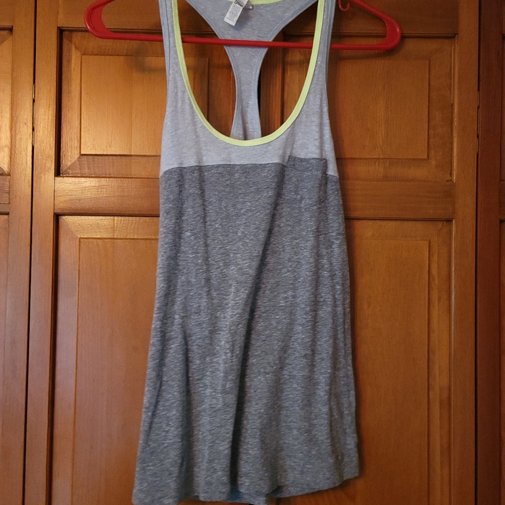 Underarmour racer back tank tops (2)